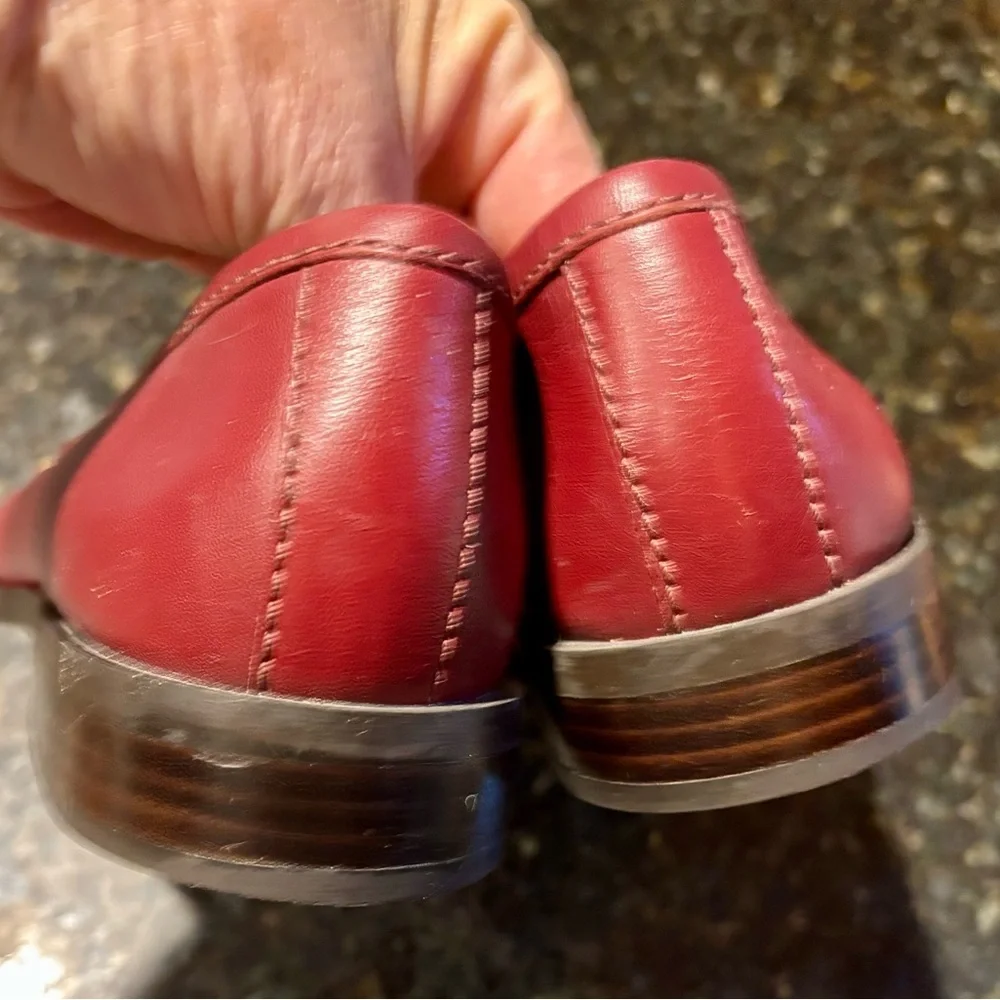 ⭐️Michael Kors Leather Loafers in Dark Berry w/Silver Metal Logo Size 7.5⭐️